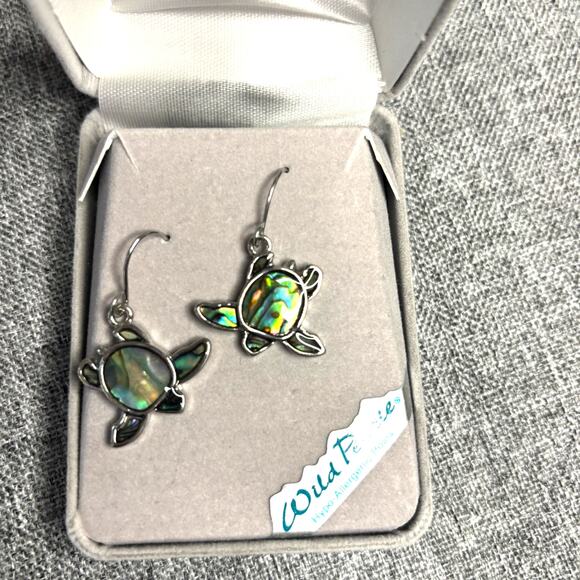 Wild Pearle Silver and Abalone inlay Turtle earrings Hypoallergenic posts - Picture 1 of 3